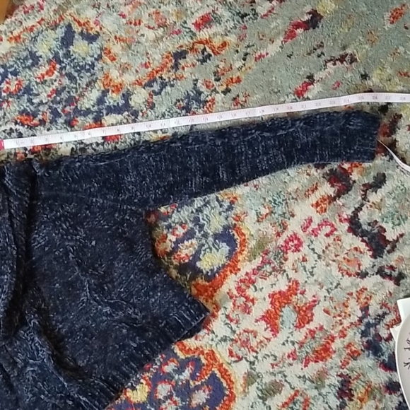 Love @ First Sight Cable Knit Crop Sweater in Navy - Picture 9 of 9